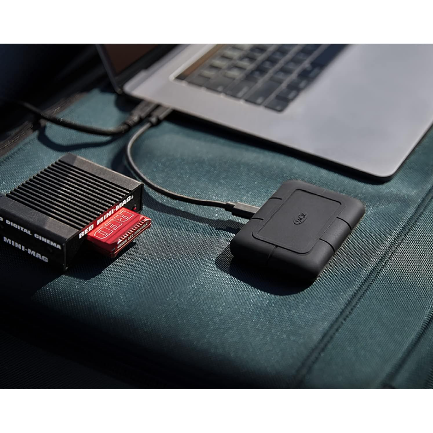 LaCie Rugged Pro - 4TB / 2800 MB/s / Thunderbolt 3 / USB-C / External SSD (Solid State Drive) ColorWaves
