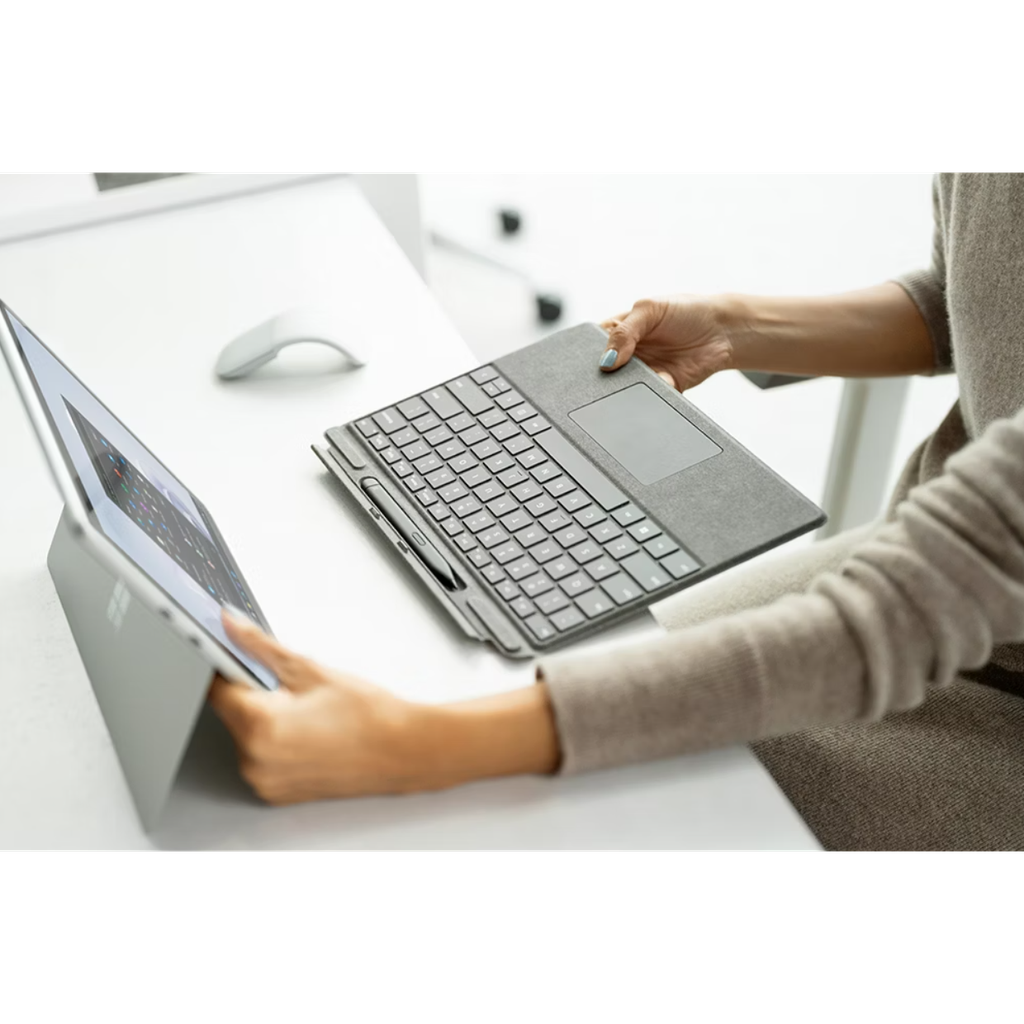 Microsoft Surface Pro Signature Keyboard - Magnetic / Arabic/English / Platinum ColorWaves